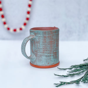 Mug with wavy lines texture