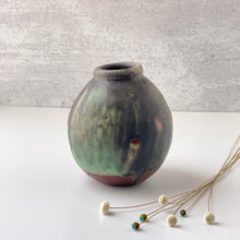 Load image into Gallery viewer, Oribe vase