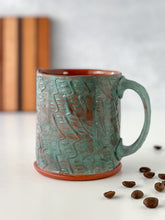 Load image into Gallery viewer, Mug with zigzag texture