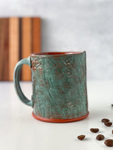 Load image into Gallery viewer, Mug with zigzag texture