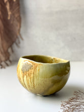 Load image into Gallery viewer, Pinched Bowl 05
