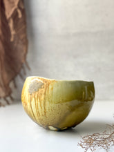 Load image into Gallery viewer, Pinched Bowl 05