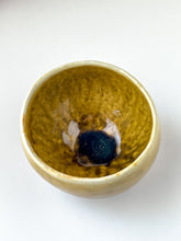 Load image into Gallery viewer, Pinched Bowl 05