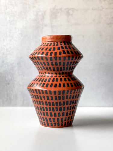 Zigzag Vase with Collar