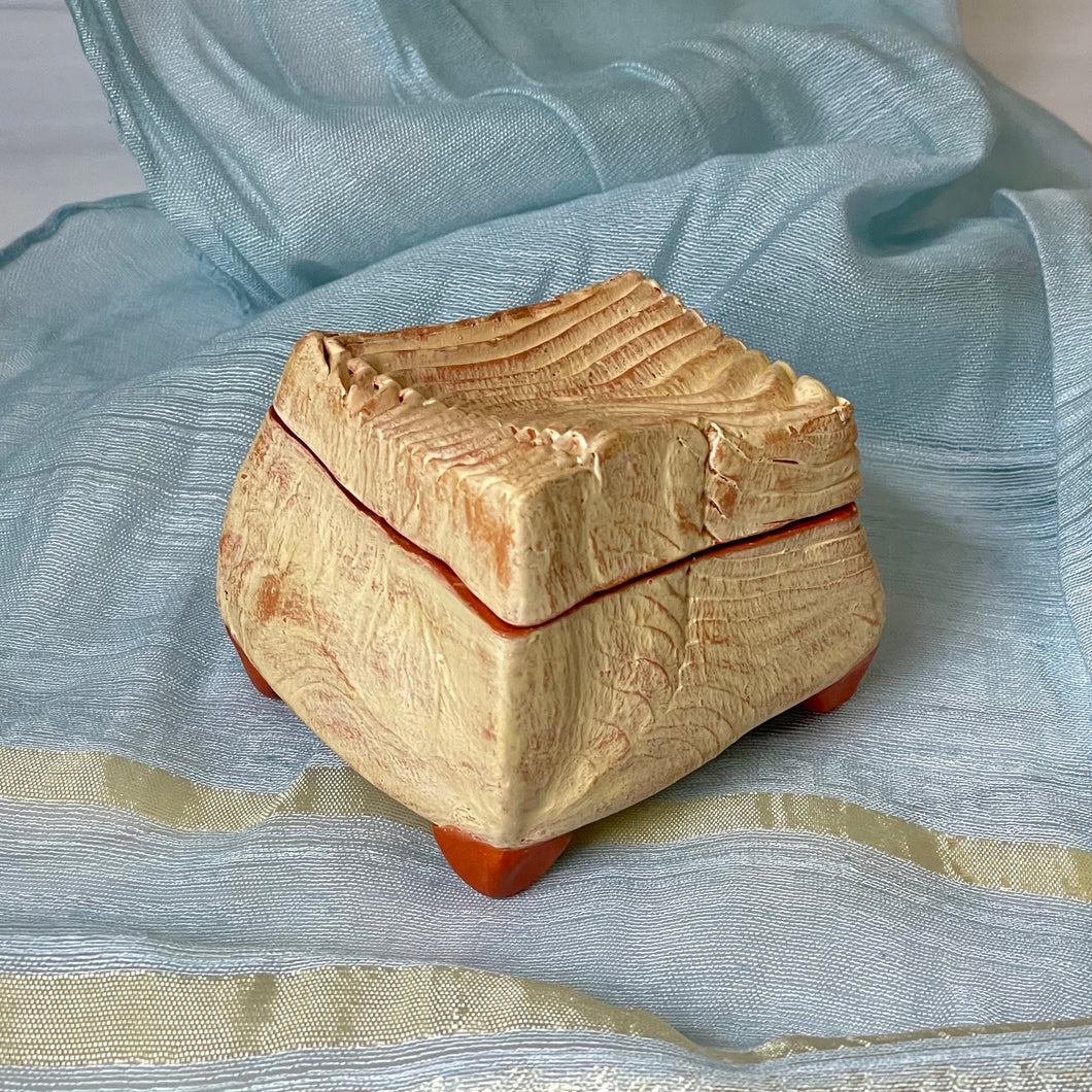 Treasure Box, light yellow